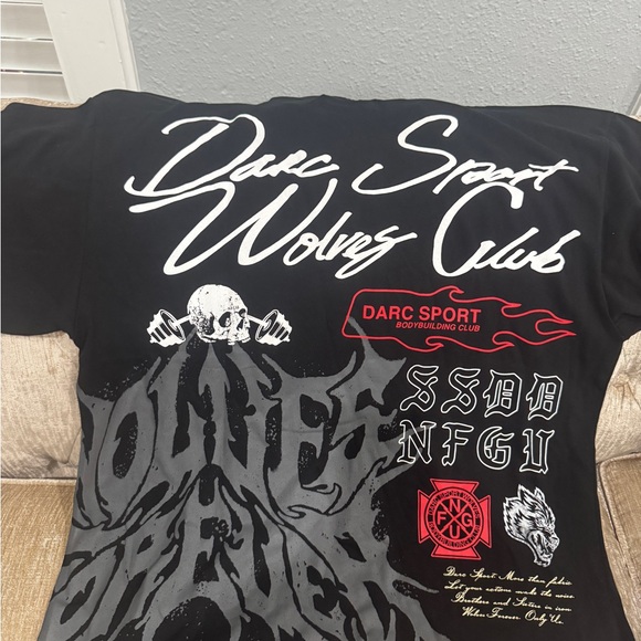 SOLD****Darc Sport Black and Red Graphic Tee size L overside - Picture 2 of 5